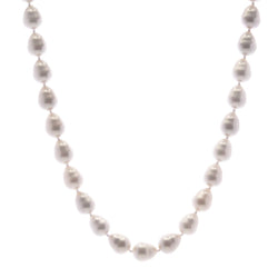 Classic Small Baroque White Pearl Short Necklace