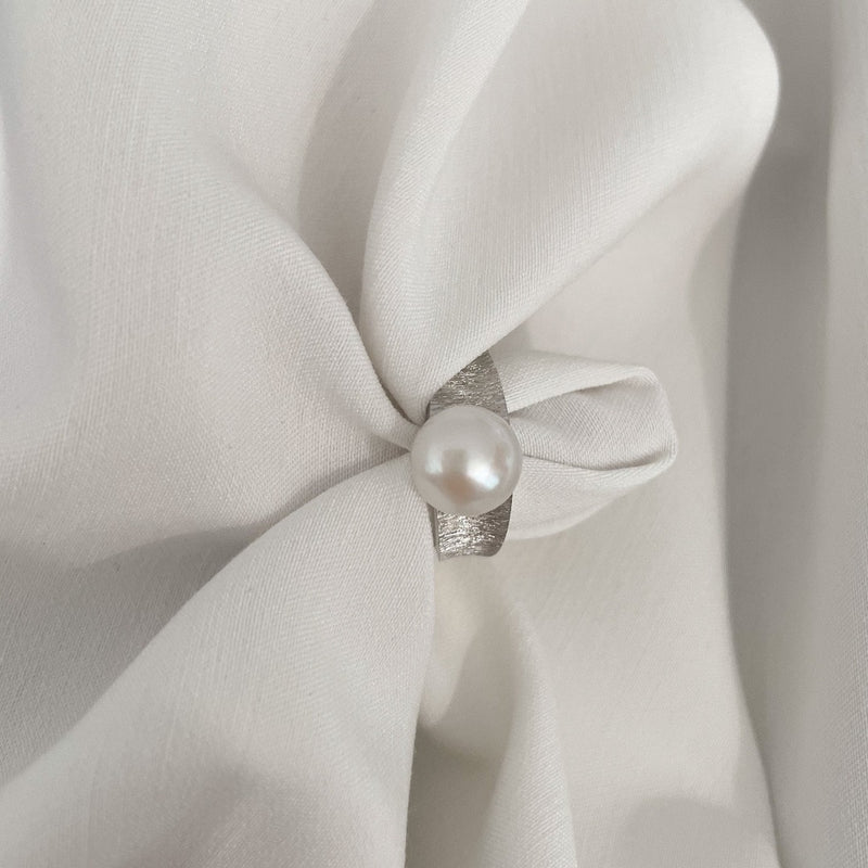 Scarlett Silver Pearl Ring