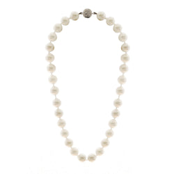 Classic Round White Pearl Short Necklace