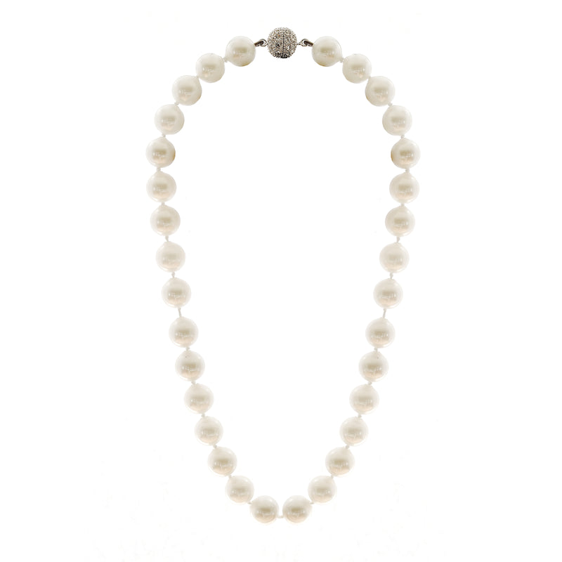 Classic Round White Pearl Short Necklace