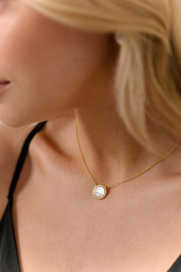 Indi White Pearl & Gold Necklace